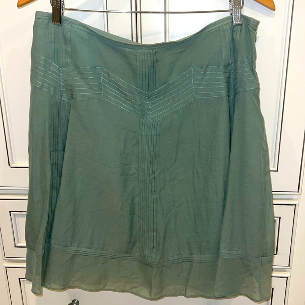 🔥🔥FIRE SALE 🔥🔥 CLUB MONACO EUC silky mint skirt